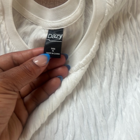 Texture White Tee - Picture 3 of 3